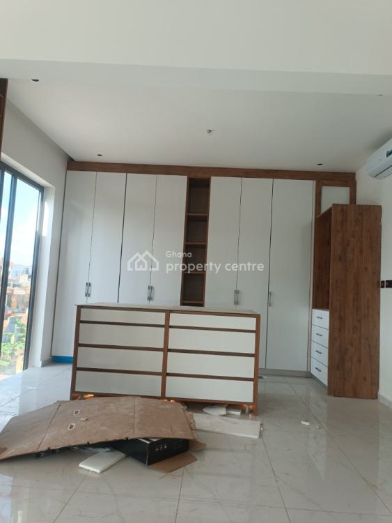 Luxurious 5 Bedroom House with a Swimming Pool & Lounge, Adenta Municipal, Accra, Detached Duplex for Sale
