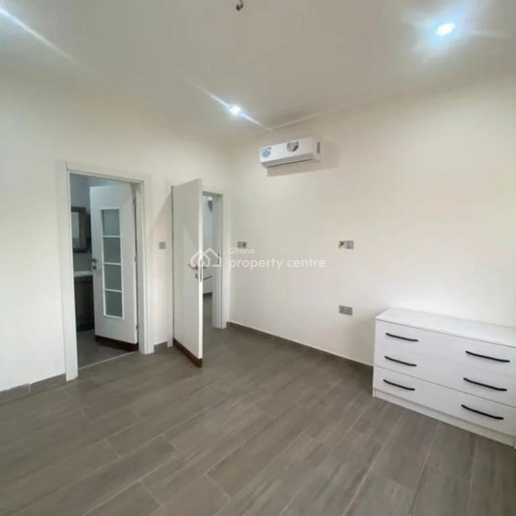 Executive 5 Bedrooms Townhouses at Oyarifa, Oyarifa, La Nkwantanang Madina Municipal, Accra, Townhouse for Rent