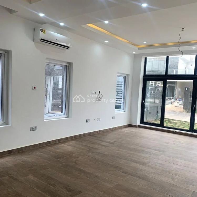 Executive 5 Bedrooms Townhouses at Oyarifa, Oyarifa, La Nkwantanang Madina Municipal, Accra, Townhouse for Rent