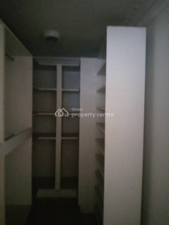 Executive 5 Bedrooms House with 2 Rooms Out House at Roman Ridge, Roman Ridge, Accra, House for Rent