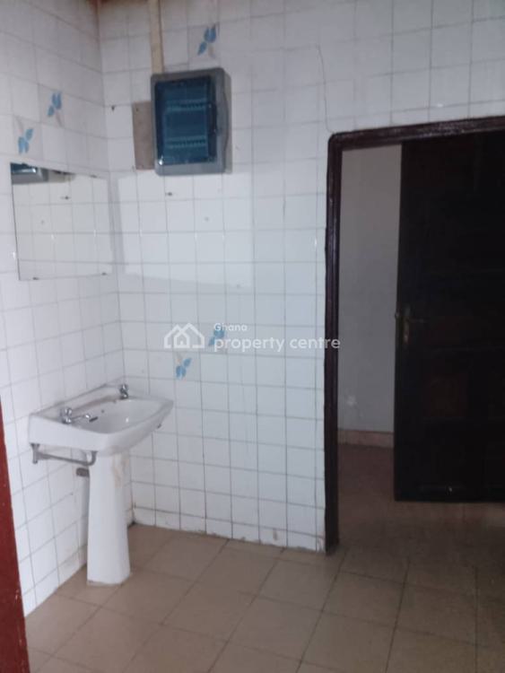 Executive 4 Bedroom House at Dzorwulu Plant Pool, Dzorwulu, Accra, House for Rent