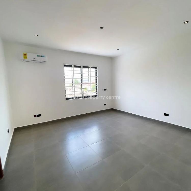 Executive 4 Bedrooms Semi-detached House at Oyarifa, Oyarifa, La Nkwantanang Madina Municipal, Accra, House for Sale
