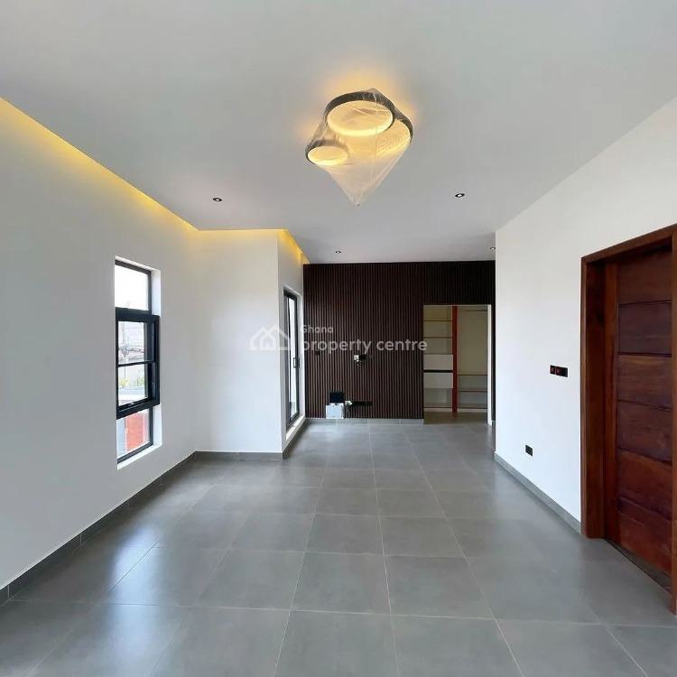 Executive 4 Bedrooms Semi-detached House at Oyarifa, Oyarifa, La Nkwantanang Madina Municipal, Accra, House for Sale