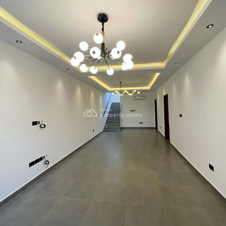 Executive 4 Bedrooms Semi-detached House at Oyarifa, Oyarifa, La Nkwantanang Madina Municipal, Accra, House for Sale