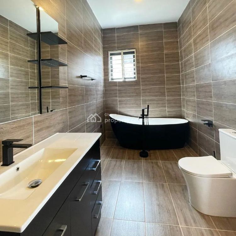 Executive 4 Bedrooms Semi-detached House at Oyarifa, Oyarifa, La Nkwantanang Madina Municipal, Accra, House for Sale