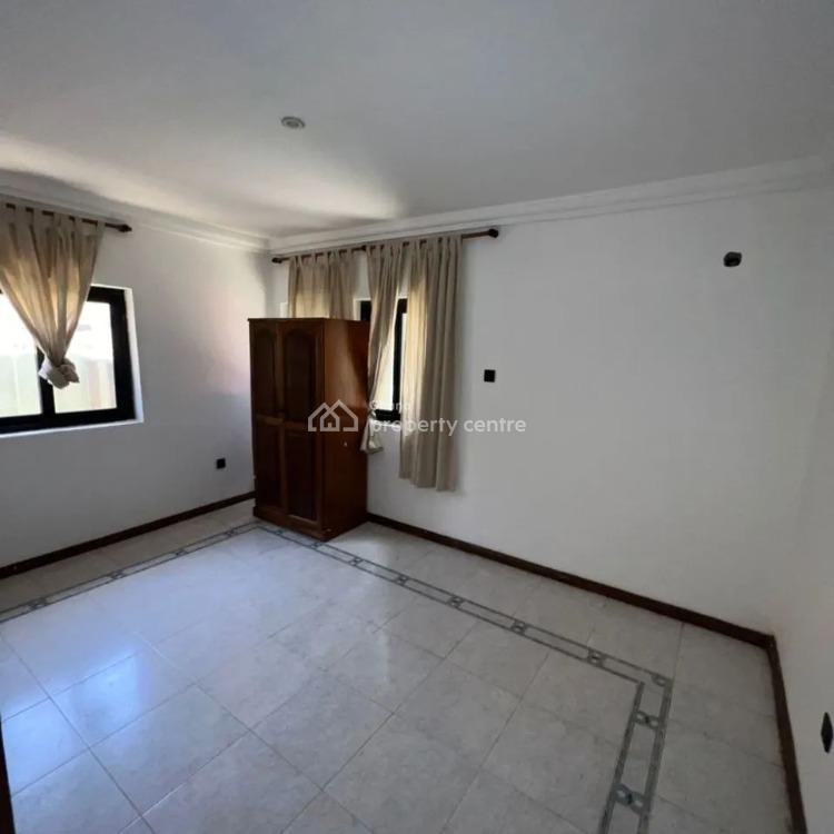 Executive 5 Bedroom Semi Furnished House Self Compound at Osu, Osu, Accra, House for Rent