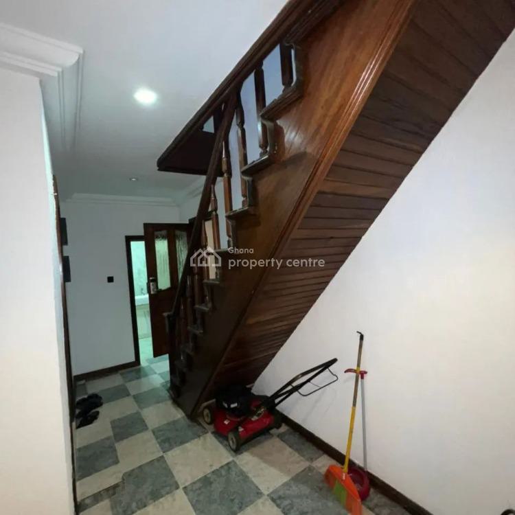 Executive 5 Bedroom Semi Furnished House Self Compound at Osu, Osu, Accra, House for Rent