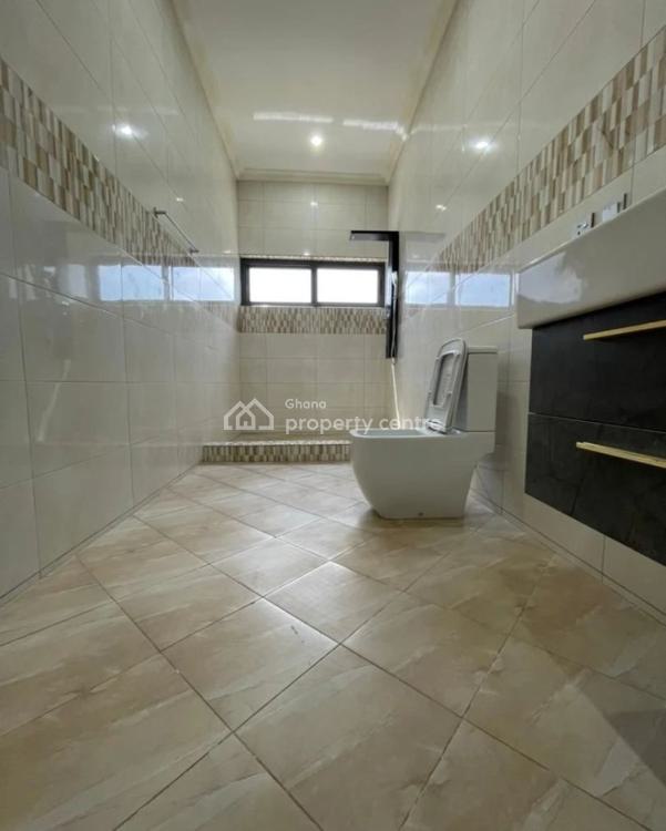 Executive Unfurniture 4 Bedrooms Self Compound House at Cantonments, Cantonments, Accra, House for Rent