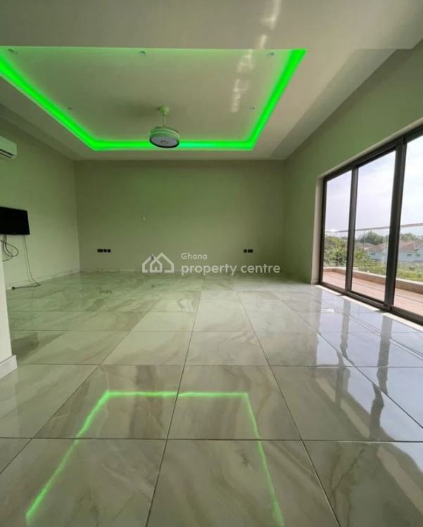 Executive Unfurniture 4 Bedrooms Self Compound House at Cantonments, Cantonments, Accra, House for Rent