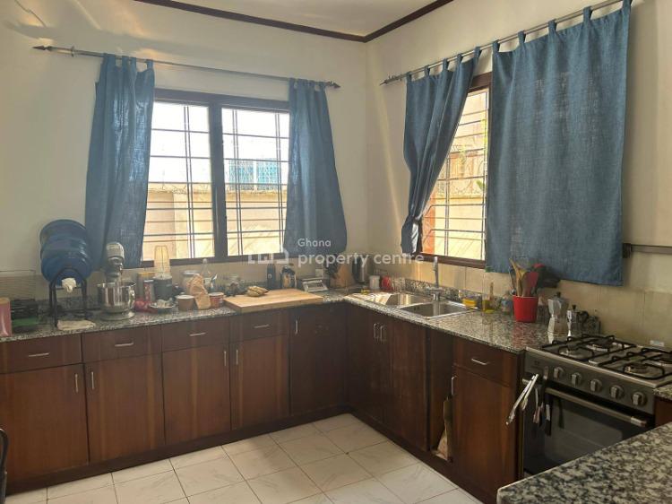 Executive Fully Furnished 2 Bedroom House Plus Outhouse at Cantonments, Cantonments, Accra, House for Rent