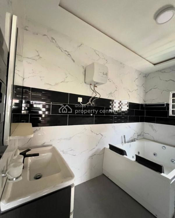 Executive 5bedrooms Townhouse with Boys Quarters at Tema Com14 Lashibi, Lashibi, Accra, Townhouse for Rent