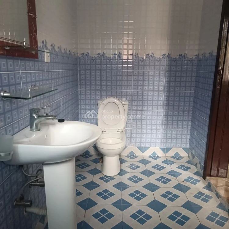 Executive 2 Bedrooms House at Oyarifa, Oyarifa, La Nkwantanang Madina Municipal, Accra, House for Sale