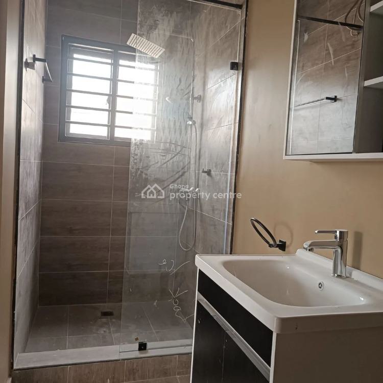Executive 5 Bedrooms House at Oyarifa, Oyarifa, La Nkwantanang Madina Municipal, Accra, House for Sale