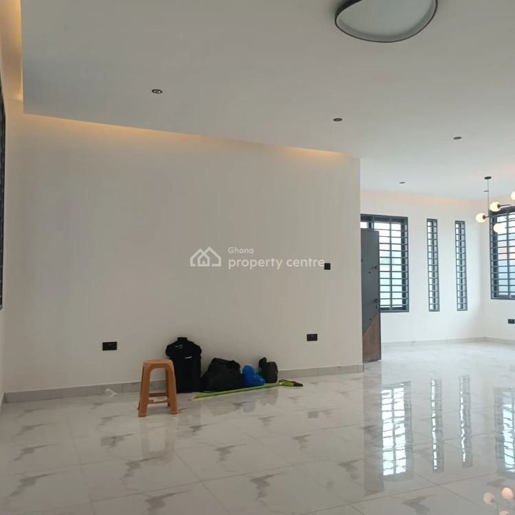 Executive 5 Bedrooms House at Oyarifa, Oyarifa, La Nkwantanang Madina Municipal, Accra, House for Sale