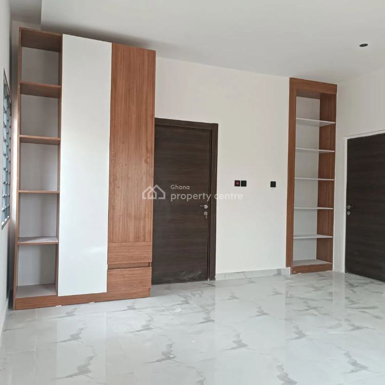 Executive 5 Bedrooms House at Oyarifa, Oyarifa, La Nkwantanang Madina Municipal, Accra, House for Sale