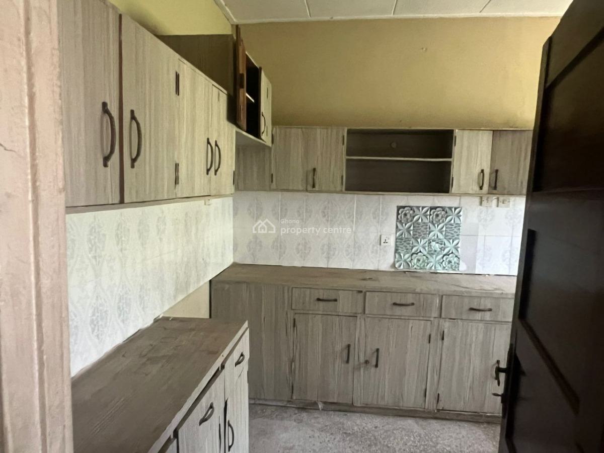 7 Bedroom House, Teshie-nungua Estates, Accra, House for Sale