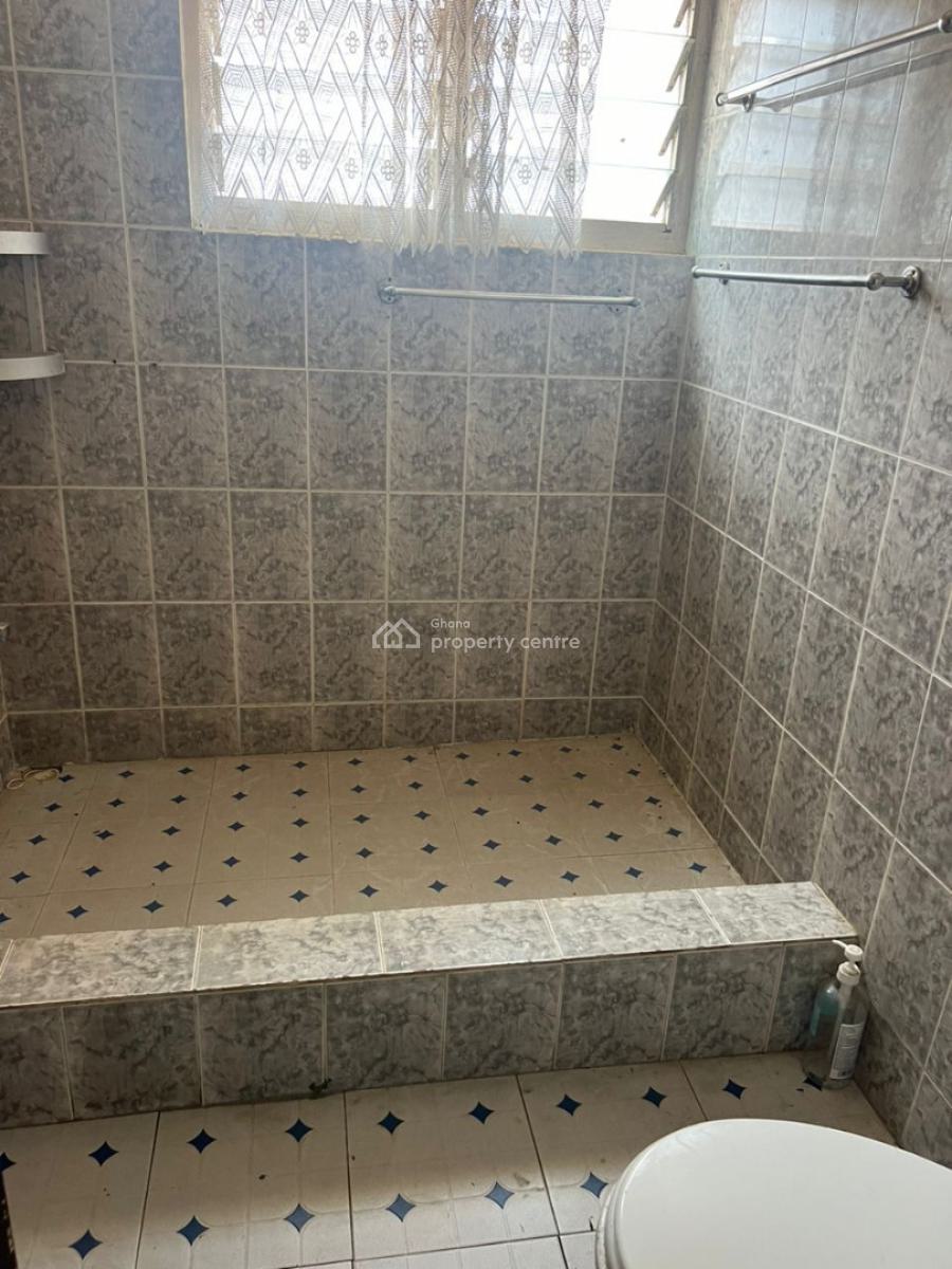 7 Bedroom House, Teshie-nungua Estates, Accra, House for Sale