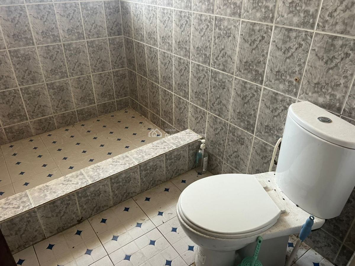 7 Bedroom House, Teshie-nungua Estates, Accra, House for Sale