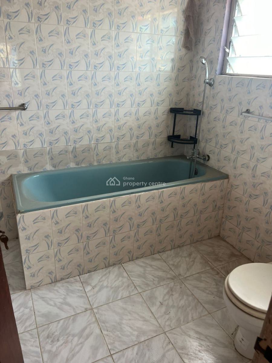 7 Bedroom House, Teshie-nungua Estates, Accra, House for Sale