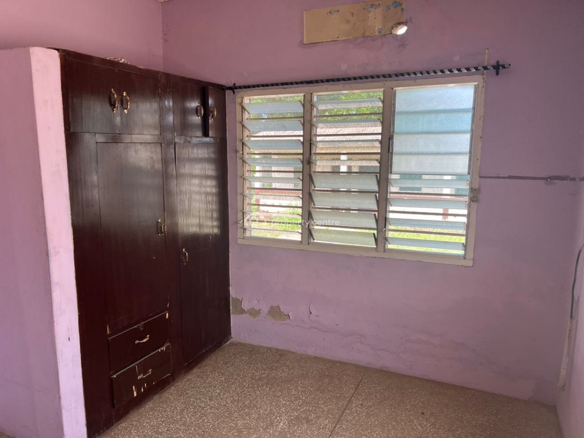 7 Bedroom House, Teshie-nungua Estates, Accra, House for Sale