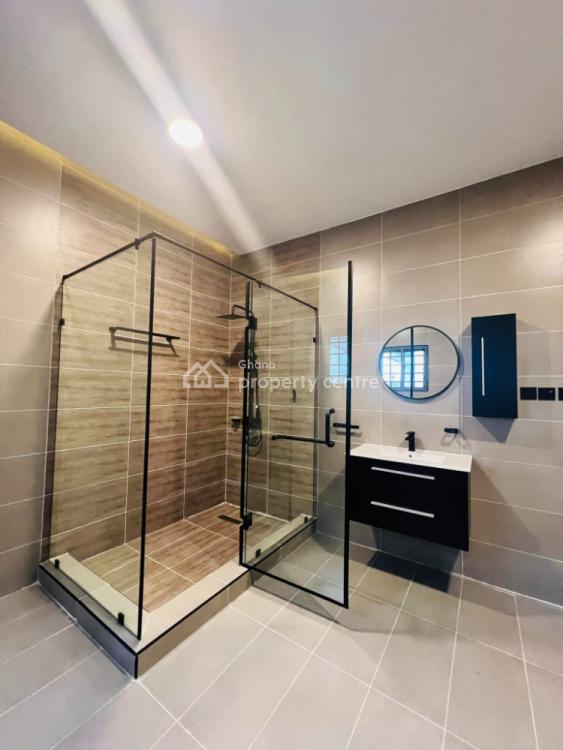 Executive 4 Bedrooms House with Boys Quaters at Adenta Oyarifa, Adenta Municipal, Accra, House for Sale