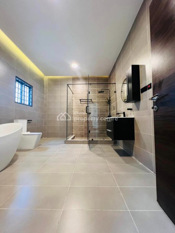Executive 4 Bedrooms House with Boys Quaters at Adenta Oyarifa, Adenta Municipal, Accra, House for Sale