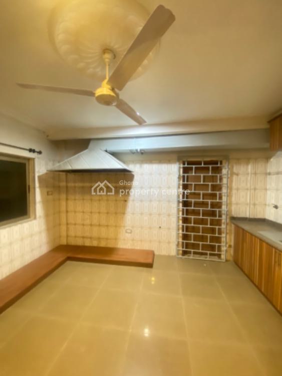 Nine( 9) Bedroom House, Kwadaso, Kumasi Metropolitan, Ashanti, House for Rent