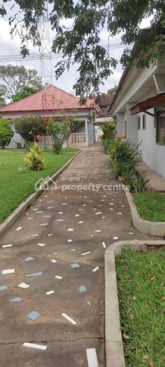 Executive 4 Bedroom Old House Plus 2 Rooms Boys Quarters at East Legon, East Legon, Accra, House for Sale