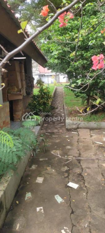 Executive 4 Bedroom Old House Plus 2 Rooms Boys Quarters at East Legon, East Legon, Accra, House for Sale