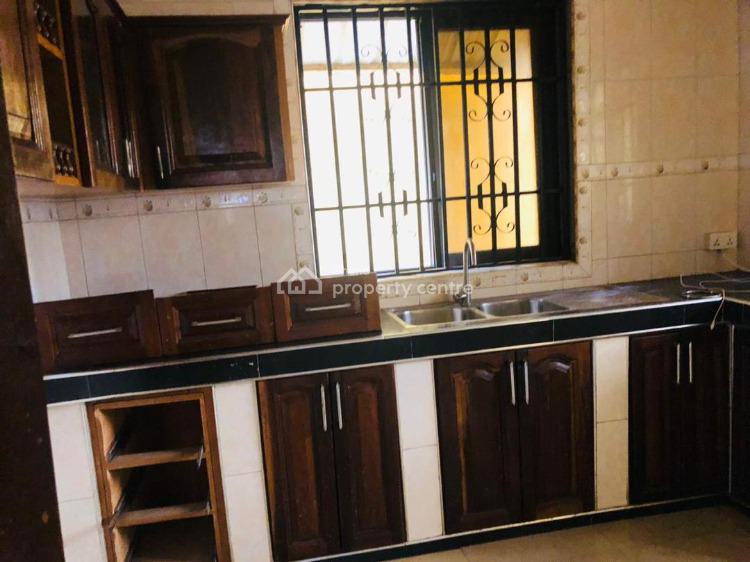 Executive 2 Bedroom Apartment at Madina Close to Main Road, La Nkwantanang Madina Municipal, Accra, Apartment for Rent