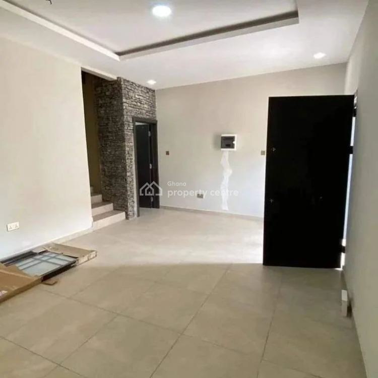 Executive 2 Bedrooms House in Mini Gated Community at Madina, Madina, La Nkwantanang Madina Municipal, Accra, House for Rent