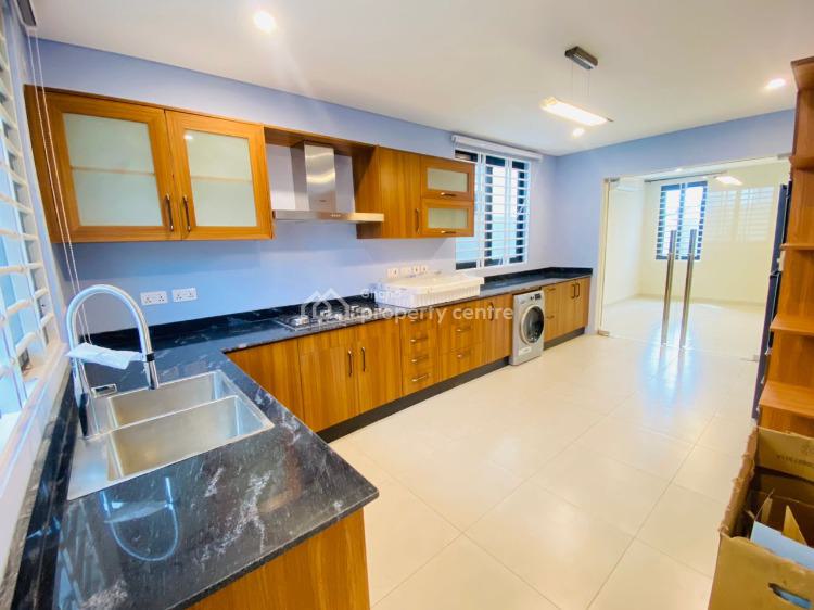 Executive 5 Bedroom House with Rooftop at East Airport - Tse Addo, Tse Addo, Accra, House for Sale