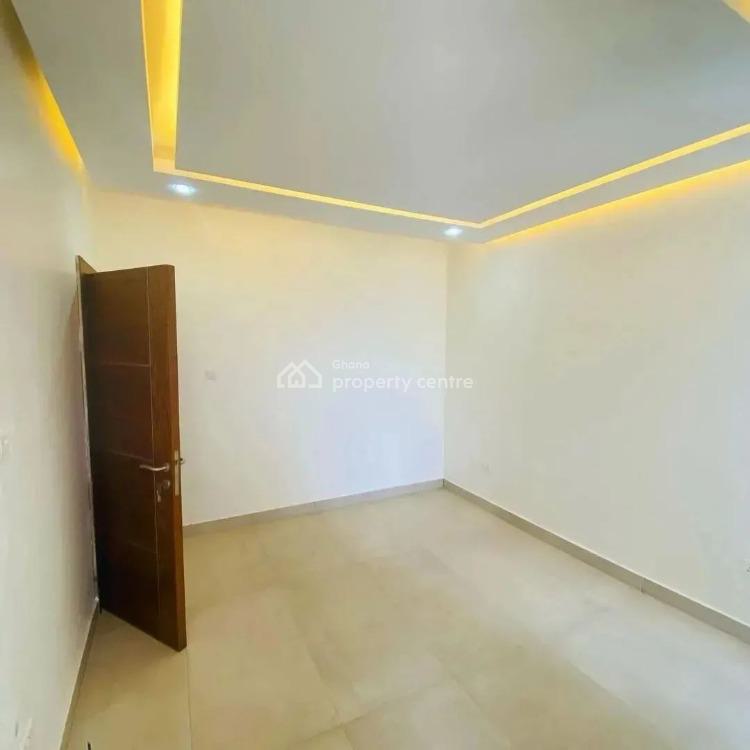 Executive 3 Bedrooms House with a Rooftop Space, Ashaley Botwe, Adenta Municipal, Accra, House for Sale