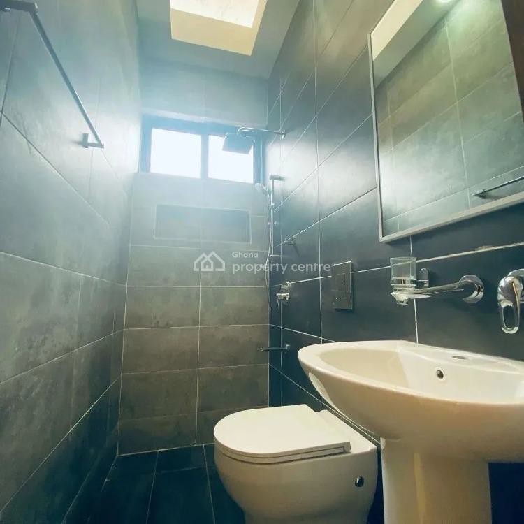 Executive 3 Bedrooms House with a Rooftop Space, Ashaley Botwe, Adenta Municipal, Accra, House for Sale