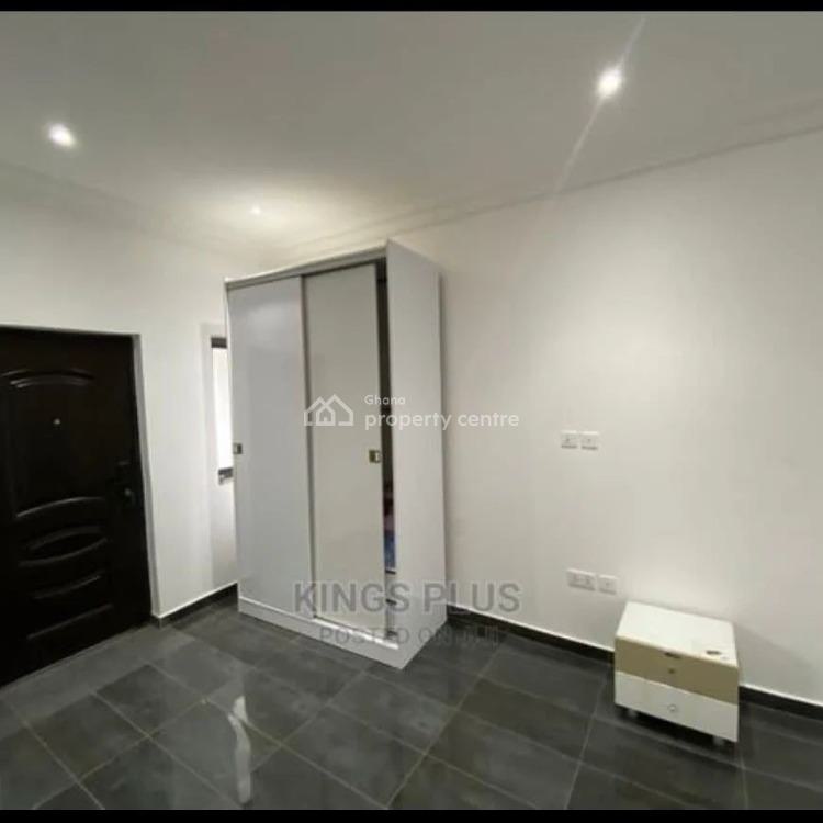 Executive 3 Bedrooms Semi Detached Self Compound Townhouse at Madina, La Nkwantanang Madina Municipal, Accra, Townhouse for Rent