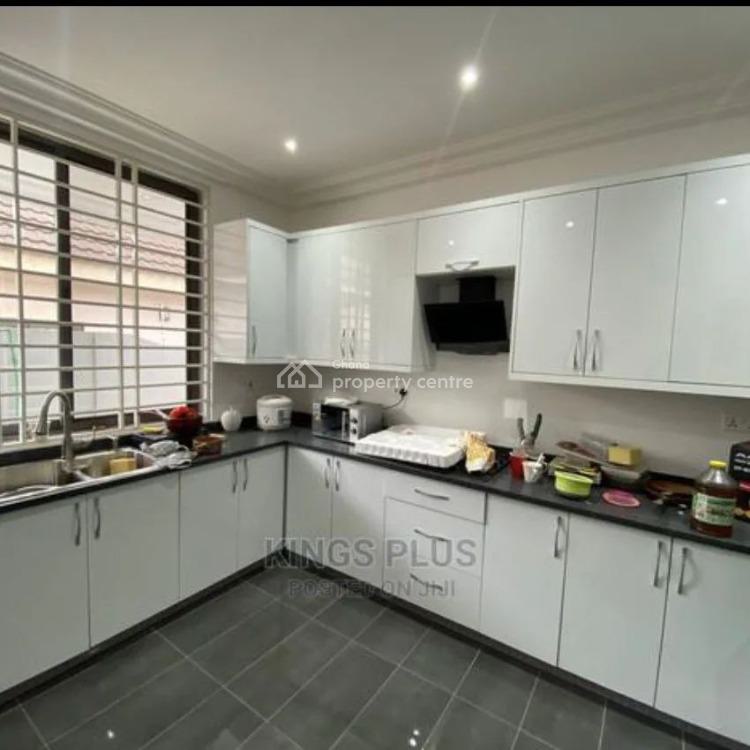 Executive 3 Bedrooms Semi Detached Self Compound Townhouse at Madina, La Nkwantanang Madina Municipal, Accra, Townhouse for Rent