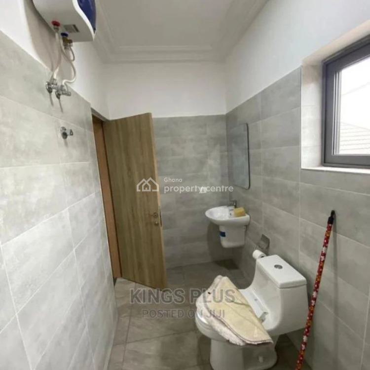 Executive 3 Bedrooms Semi Detached Self Compound Townhouse at Madina, La Nkwantanang Madina Municipal, Accra, Townhouse for Rent