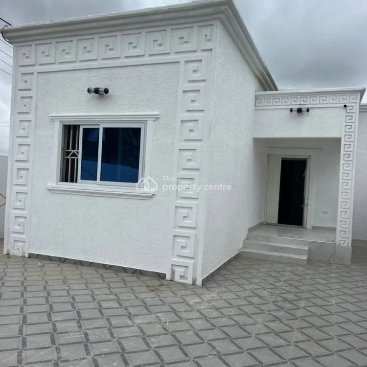 Executive 3 Bedrooms House at Kasoa Opeikuma Close to Tarred Road, Kasoa, Awutu-senya East, Central Region, House for Sale