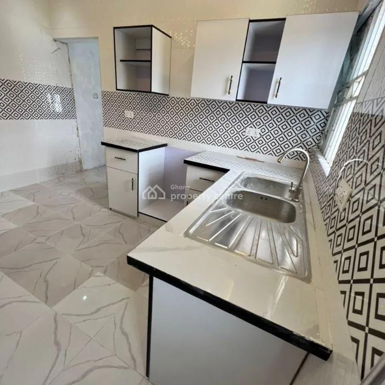 Executive 3 Bedrooms House at Kasoa Opeikuma Close to Tarred Road, Kasoa, Awutu-senya East, Central Region, House for Sale
