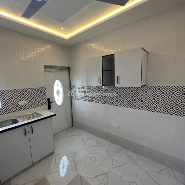 Executive 3 Bedrooms House at Kasoa Opeikuma Close to Tarred Road, Kasoa, Awutu-senya East, Central Region, House for Sale
