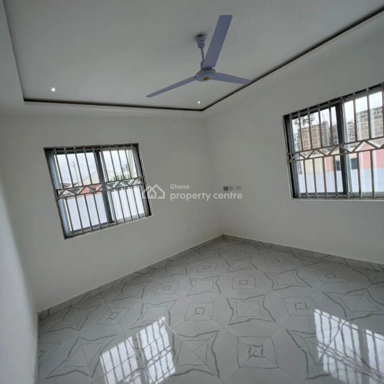 Executive 3 Bedrooms House at Kasoa Opeikuma Close to Tarred Road, Kasoa, Awutu-senya East, Central Region, House for Sale