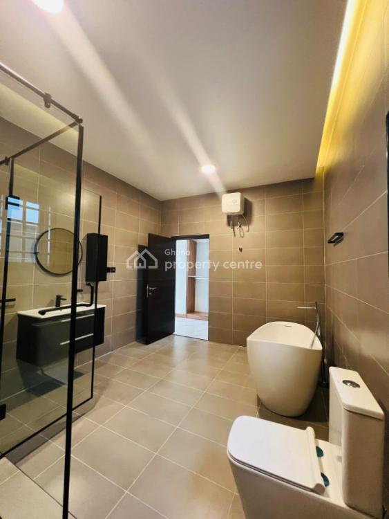 Executive Newly Built 4 Bedrooms House with Boys Quaters at Adenta, Adenta Municipal, Accra, House for Sale