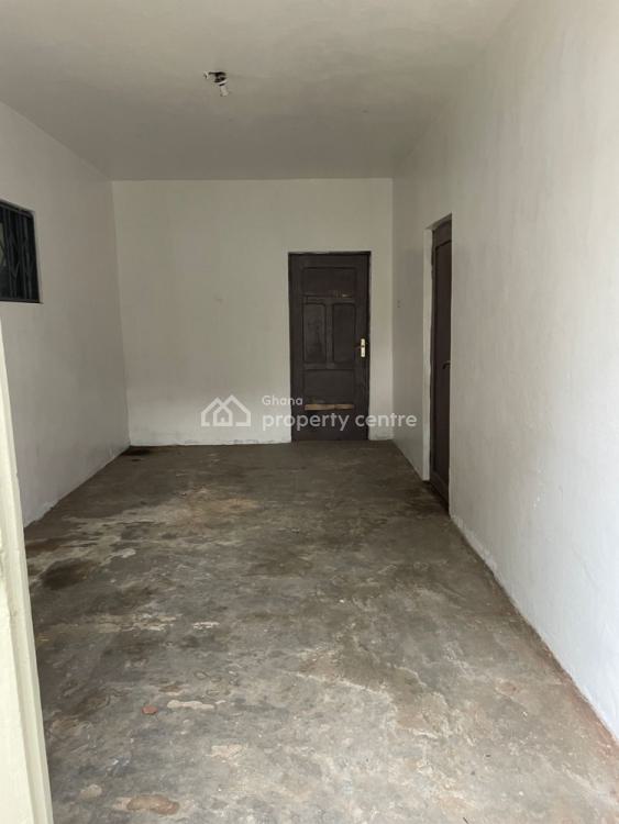 Executive 4 Bedroom House with One Outhouse at Dzorwulu, Dzorwulu, Accra, House for Rent
