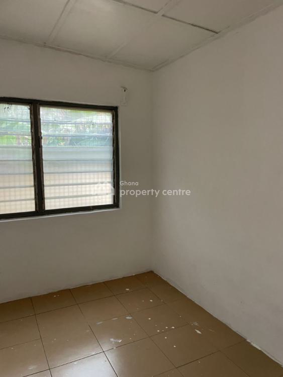 Executive 4 Bedroom House 2 Washroom, 1 Outhouse &1 Garage at Dzorwulu, Dzorwulu, Accra, House for Rent