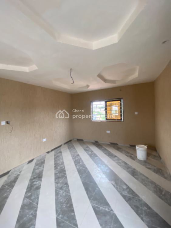 Newly Built Chamber and Hall, Santasi-anyinam, Kumasi Metropolitan, Ashanti, Apartment for Rent