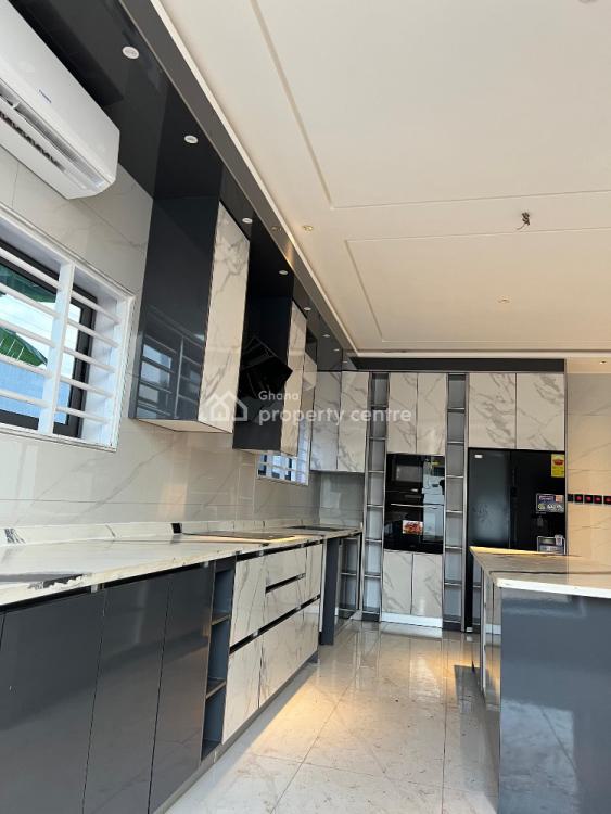 En-suite 5 Bedroom Luxury House with Swimming Pool, Adenta Municipal, Accra, Detached Duplex for Sale