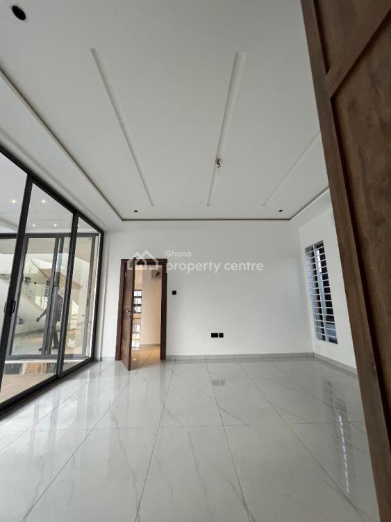 En-suite 5 Bedroom Luxury House with Swimming Pool, Adenta Municipal, Accra, Detached Duplex for Sale