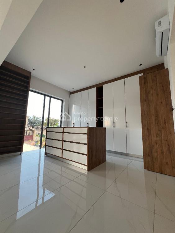 En-suite 5 Bedroom Luxury House with Swimming Pool, Adenta Municipal, Accra, Detached Duplex for Sale