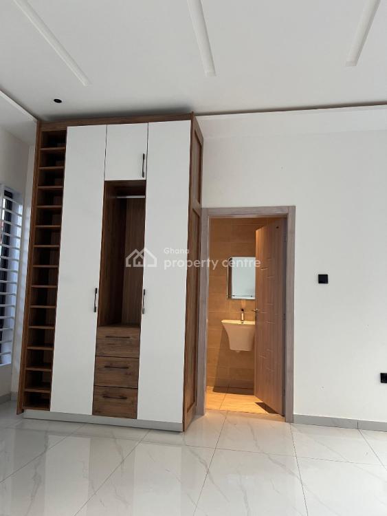 En-suite 5 Bedroom Luxury House with Swimming Pool, Adenta Municipal, Accra, Detached Duplex for Sale