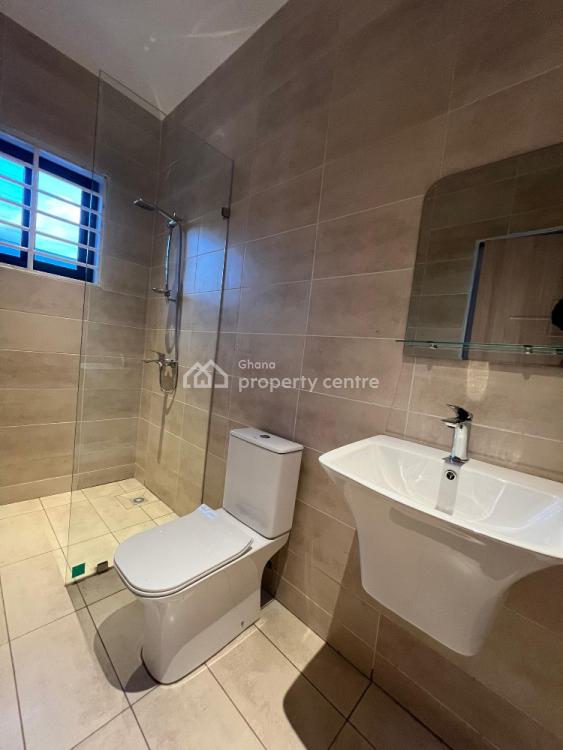 En-suite 5 Bedroom Luxury House with Swimming Pool, Adenta Municipal, Accra, Detached Duplex for Sale